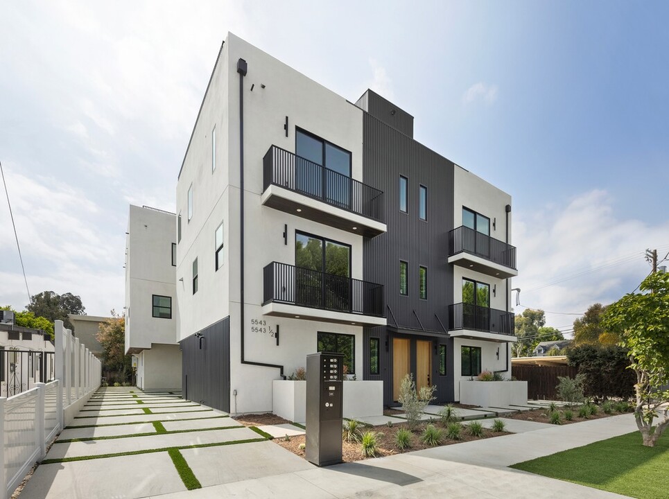 5545 Calhoun Ave in Sherman Oaks, CA - Building Photo