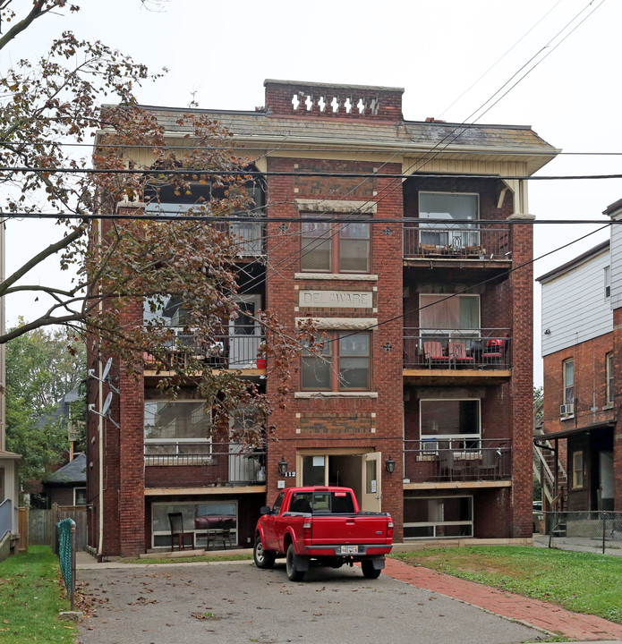 Delaware Apartments in Hamilton, ON - Building Photo