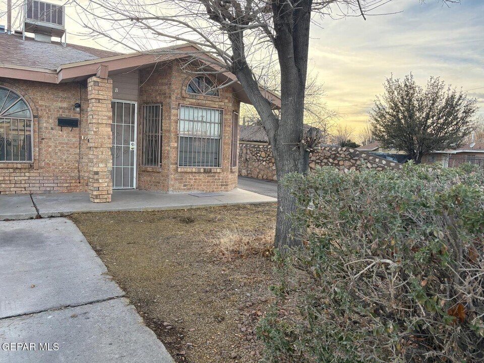 7142 Dale Rd in El Paso, TX - Building Photo