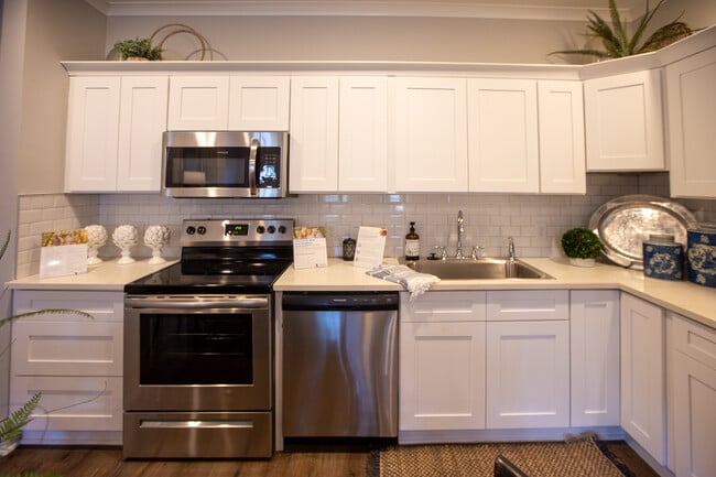 Vitality Living Madison in Madison, GA - Foto de edificio - Building Photo