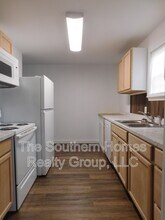 1020 Moore St in Athens, TN - Building Photo - Building Photo