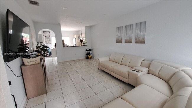 17084 SW 138th Ct in Miami, FL - Building Photo - Building Photo