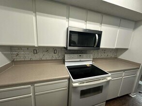 140 SW 117th Ave in Pembroke Pines, FL - Building Photo - Building Photo