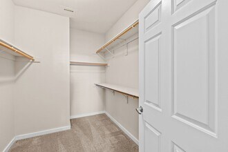 4875 S Monaco St in Denver, CO - Building Photo - Building Photo