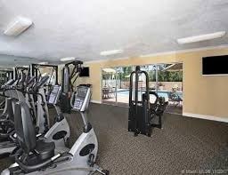 1800 Sans Souci Blvd in Miami, FL - Building Photo - Building Photo