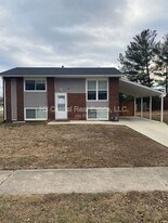 217 Camelford Dr in Troy, IL - Building Photo