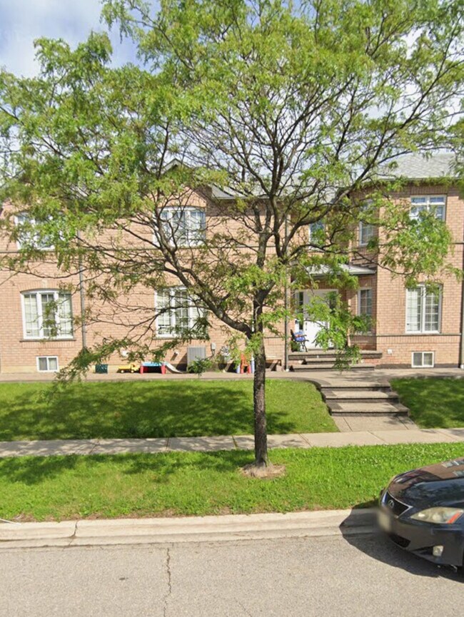 5997 Gant Cres in Mississauga, ON - Building Photo - Building Photo