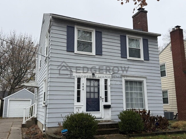 property at 844 Reynard St SE