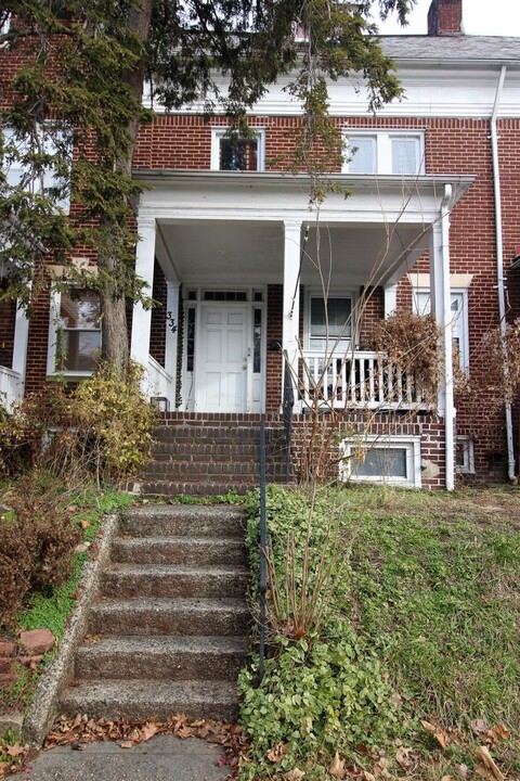 334 E University Pkwy in Baltimore, MD - Building Photo