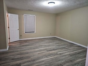 378 River St in Hartsville, TN - Foto de edificio - Building Photo