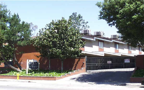 Altadena Townhouse Apartments in Altadena, CA - Foto de edificio - Building Photo