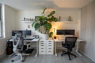 2750 NE 183rd St in Aventura, FL - Building Photo - Building Photo