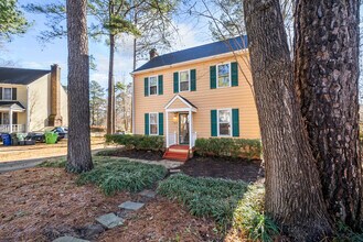 7404 N Thorncliff Pl in Raleigh, NC - Building Photo - Building Photo