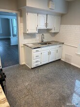 38 Center St in Bristol, CT - Foto de edificio - Building Photo