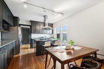 6238 N Broadway in Chicago, IL - Building Photo - Building Photo