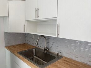 1718 Juno Rd in North Palm Beach, FL - Building Photo - Building Photo