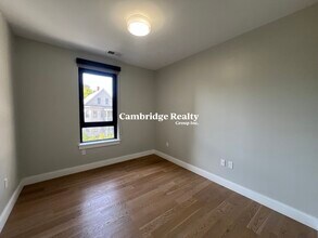 10 Central St, Unit T in Somerville, MA - Building Photo - Building Photo