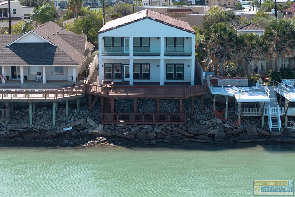 618 N Shore Dr in Port Isabel, TX - Building Photo