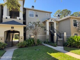 1701 The Greens Way in Jacksonville Beach, FL - Building Photo