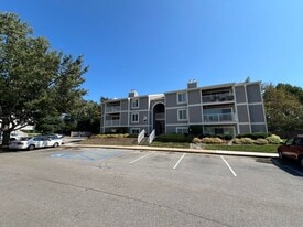 1020 Autumn Woods Ln in Virginia Beach, VA - Building Photo