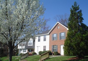 Laurel Bluff Apartments and Townhomes