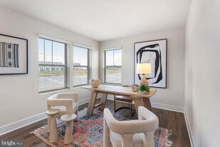 250 Monroe Ave in Frederick, MD - Building Photo