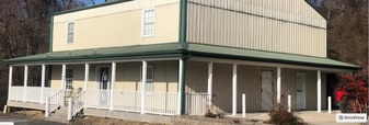 21535 Clear Creek Rd in Bristol, VA - Building Photo