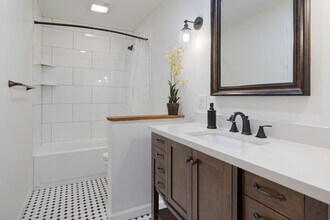 225 Aurore Ave in Lafayette, LA - Building Photo - Building Photo