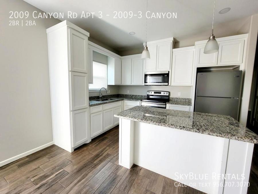 2009 Canyon Rd in Weslaco, TX - Building Photo