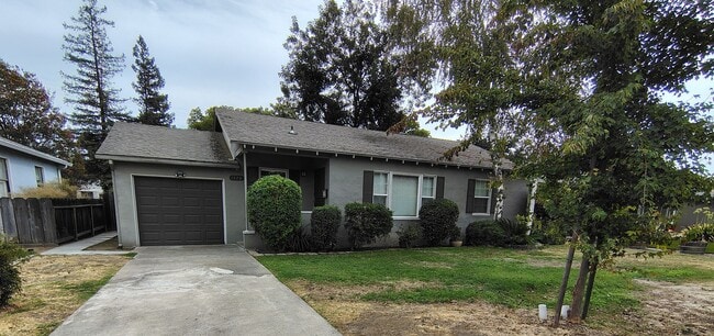 1526 Albany Ave