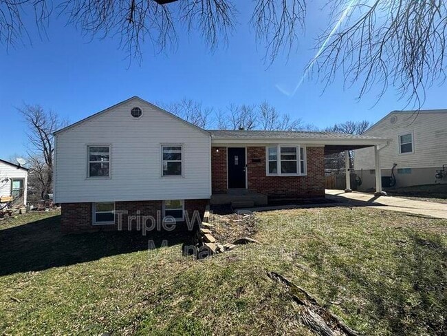 5122 Ville Maria Ln in Hazelwood, MO - Building Photo - Building Photo