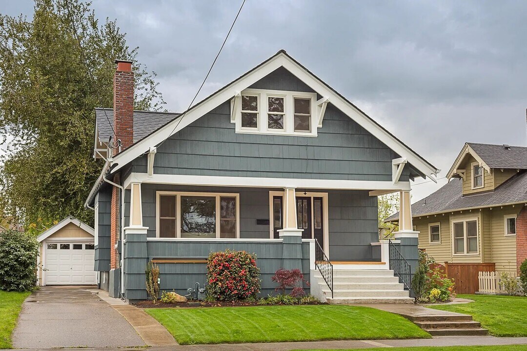 2925 NE 53rd Ave in Portland, OR - Building Photo