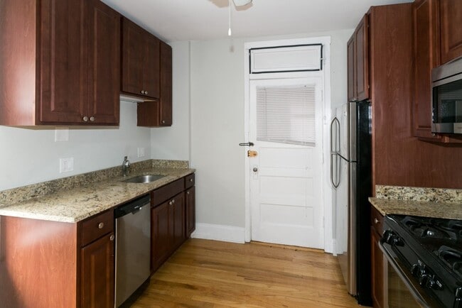 2115 W Ainslie St in Chicago, IL - Building Photo - Building Photo