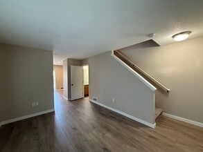 11865 SE Pine St in Portland, OR - Building Photo - Building Photo