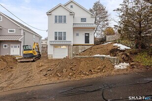 100 New England Ave in Fairfield, CT - Building Photo