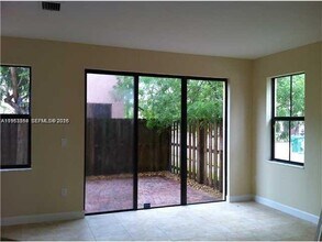 11459 SW 238th St in Homestead, FL - Foto de edificio - Building Photo