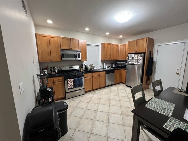 29 Covington St, Unit 1