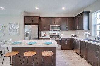 11011 Peyton Wy in San Diego, CA - Foto de edificio - Building Photo