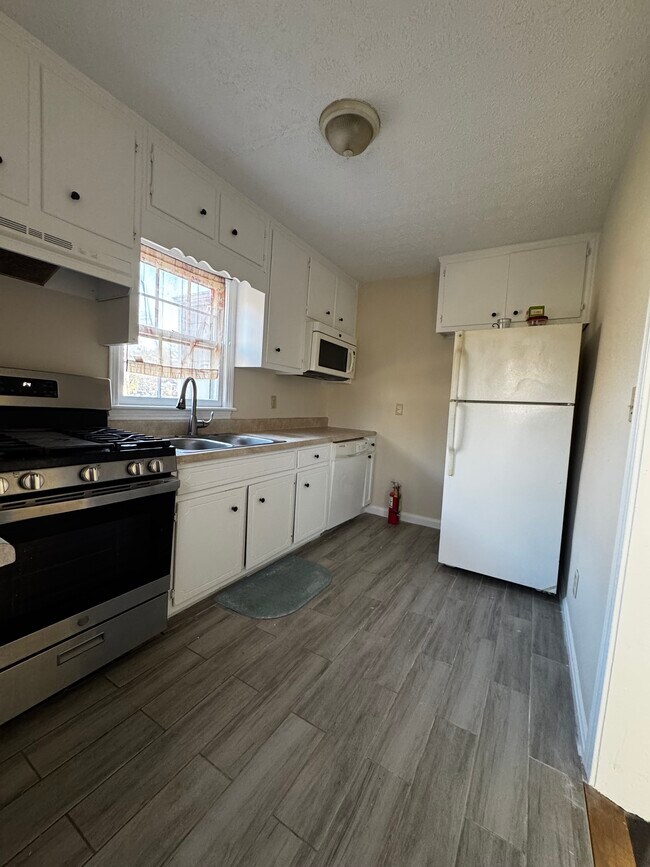 1889 Clearwater Dr SE in Marietta, GA - Building Photo - Building Photo