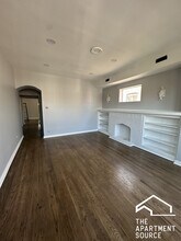 4033 W Crystal St, Unit 1 in Chicago, IL - Building Photo - Building Photo