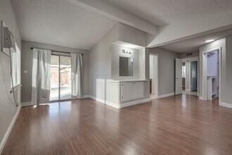 800 Slayton Dr in Las Vegas, NV - Building Photo - Building Photo