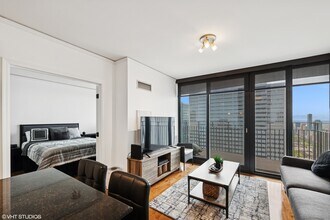 225 N Columbus Dr in Chicago, IL - Building Photo - Building Photo