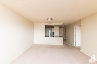 30 E Huron St, Unit 904 in Chicago, IL - Building Photo - Building Photo