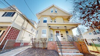 70 Hudson St in Somerville, MA - Building Photo