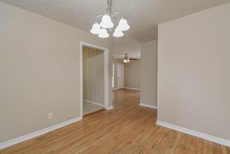 1509 N San Jacinto St in Conroe, TX - Building Photo - Building Photo