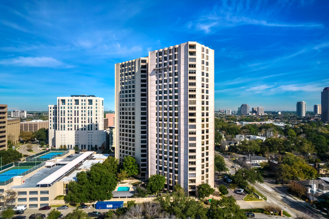 The St. James in Houston, TX - Foto de edificio