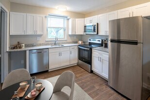 Summit Court in Bala Cynwyd, PA - Building Photo