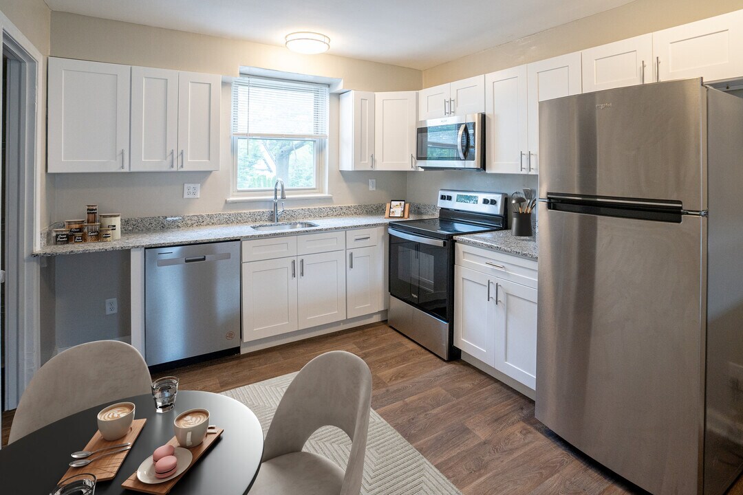 Summit Court in Bala Cynwyd, PA - Building Photo