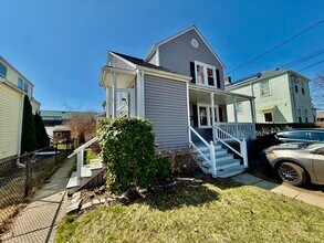 7 Whiton Ave in Quincy, MA - Foto de edificio - Building Photo
