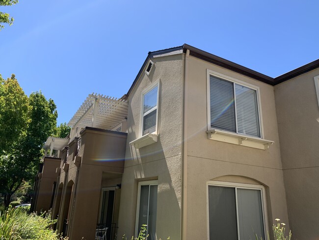 676 Encore Way, Unit 676 in San Jose, CA - Building Photo - Building Photo